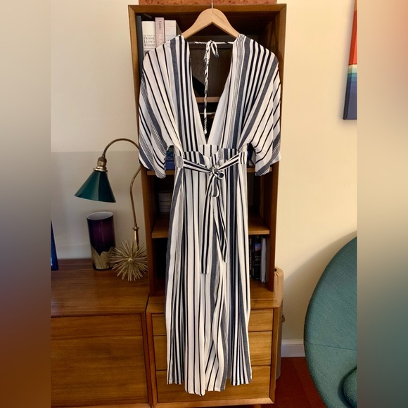Lulu’s Off-White/Black Striped Romper Jumpsuit Size L - Picture 3 of 11